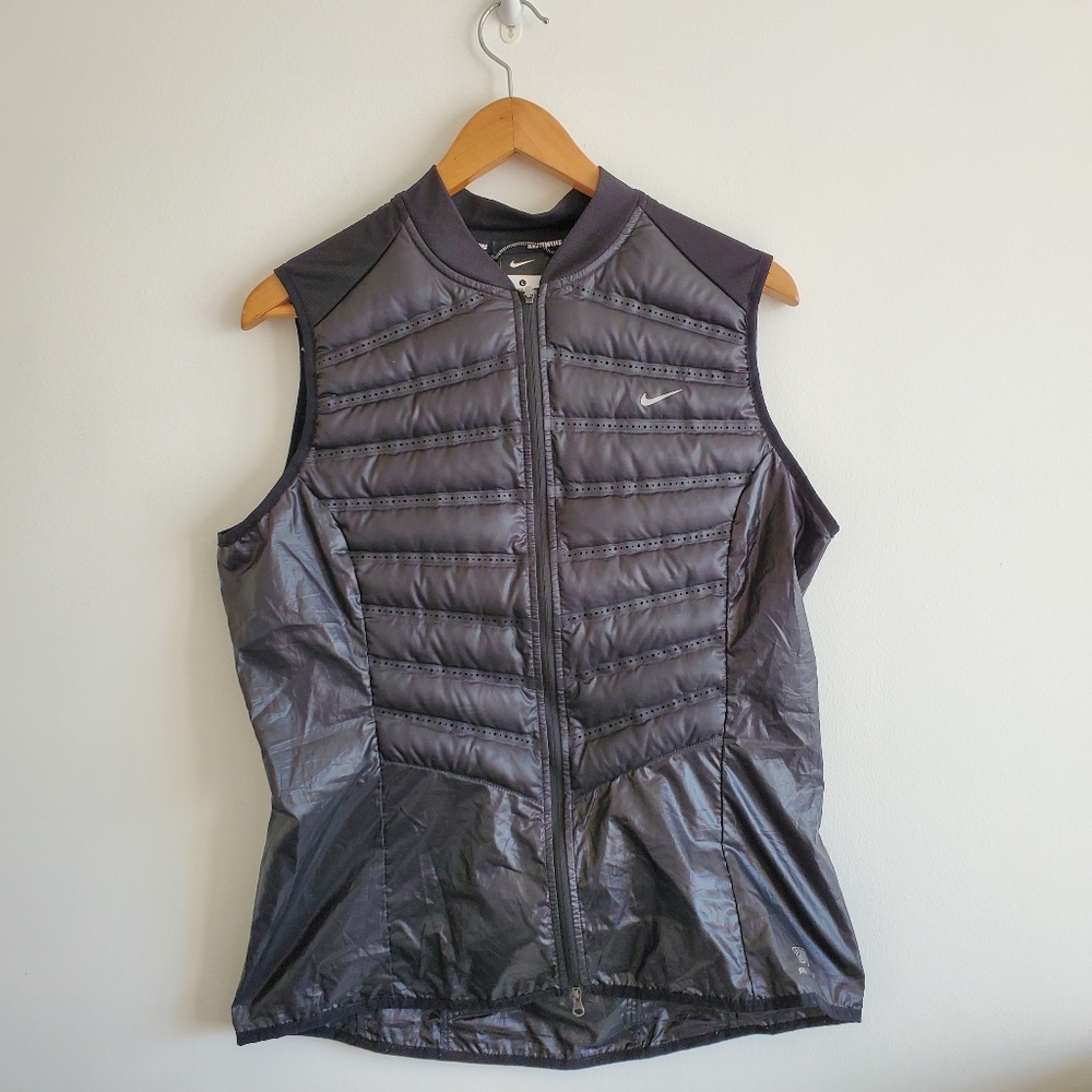 NWOT Woman's Nike Running Vest Jacket (Large)